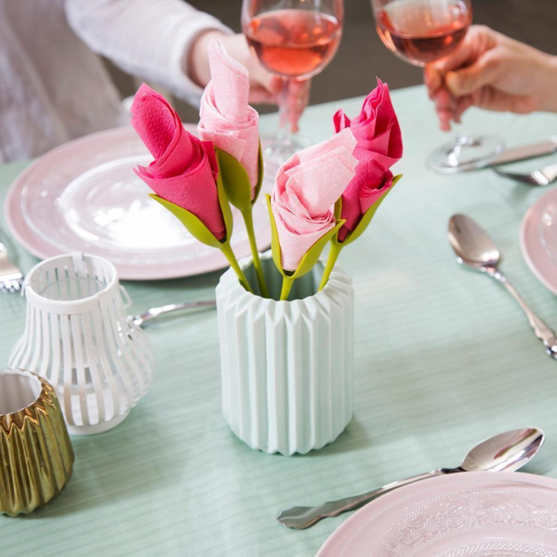 3-Second Bloom Napkin Folder