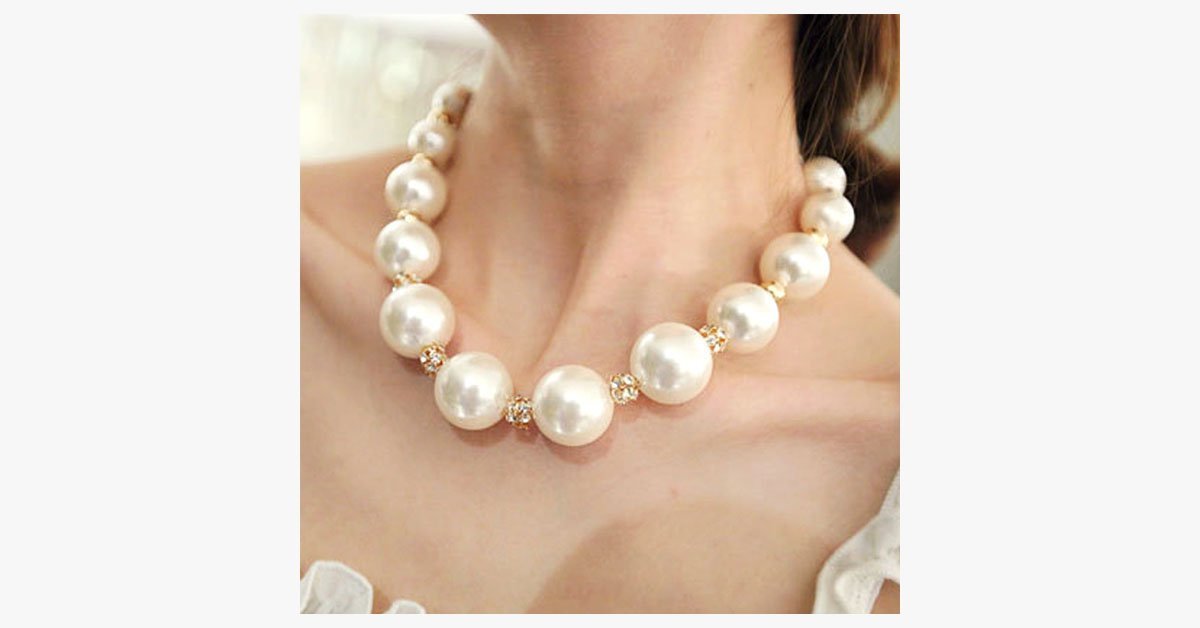 Big Pearl Statement Necklace