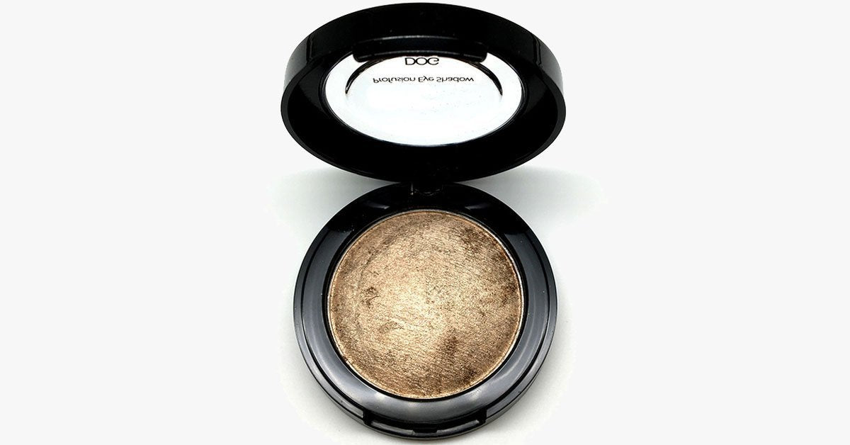 Baked Shimmer Eyeshadow - Available in Different Metallic Colors - Gives You the Shimmer Look!
